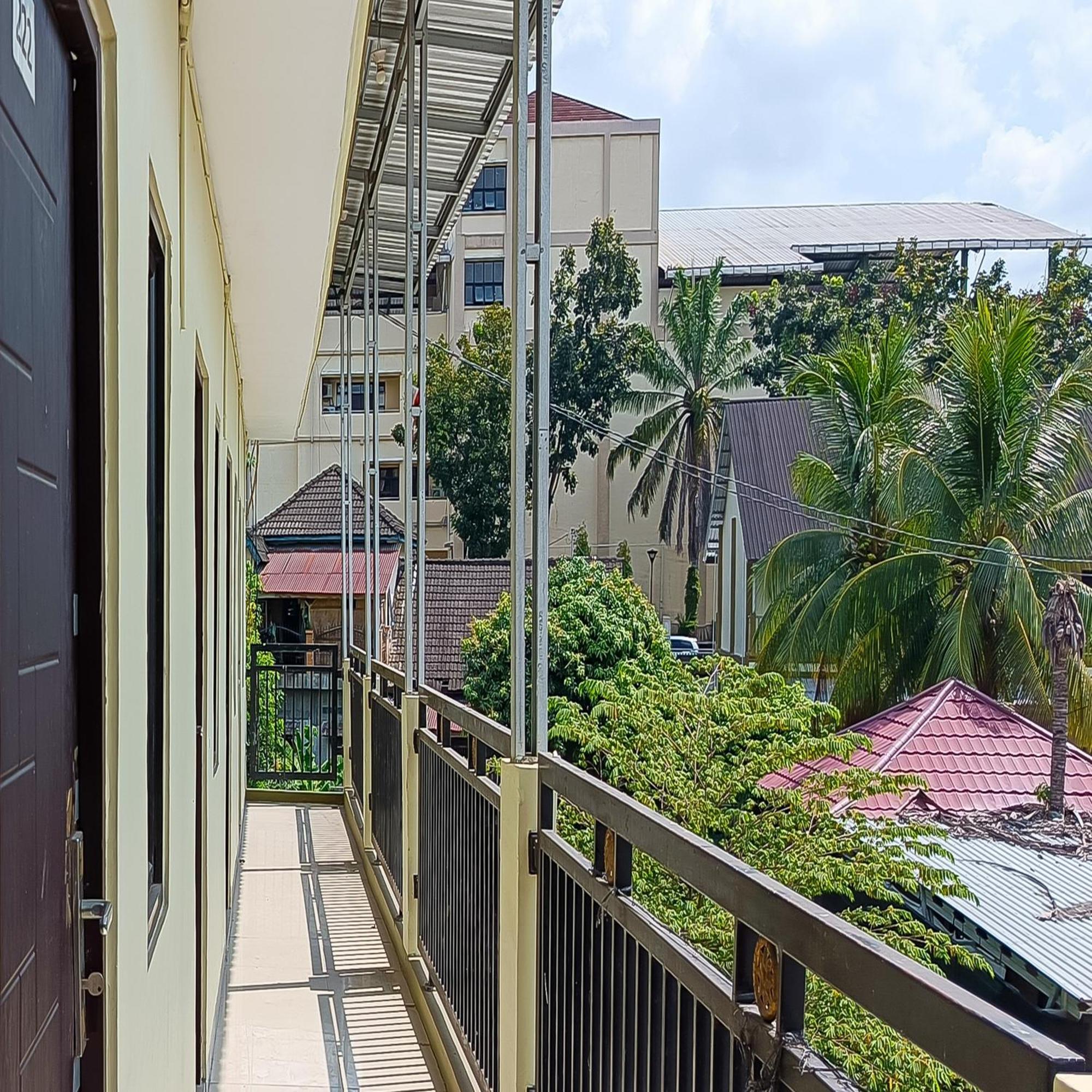 Urbanview Hotel Kharisma Banjarmasin Banjarmasin  Dış mekan fotoğraf